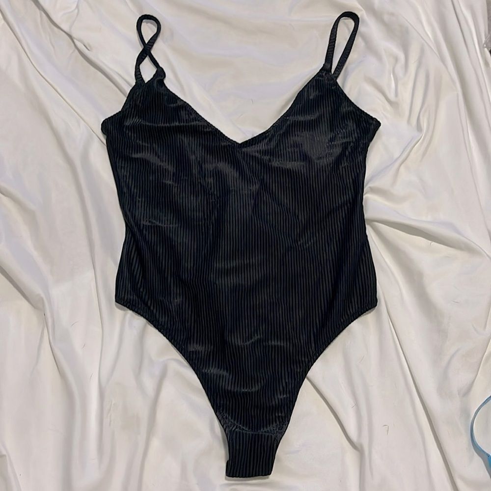 NWOT- ASOS- 10.  Shiny Ribbed Bodysuit